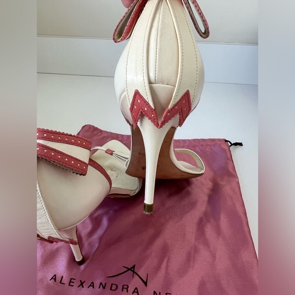 Alexandra Neel Sandals. Excellent Condition. Size 7 - Picture 2 of 10